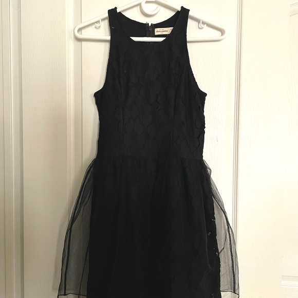Abercrombie Black Lace Dress with Tulle Detail - Picture 1 of 3